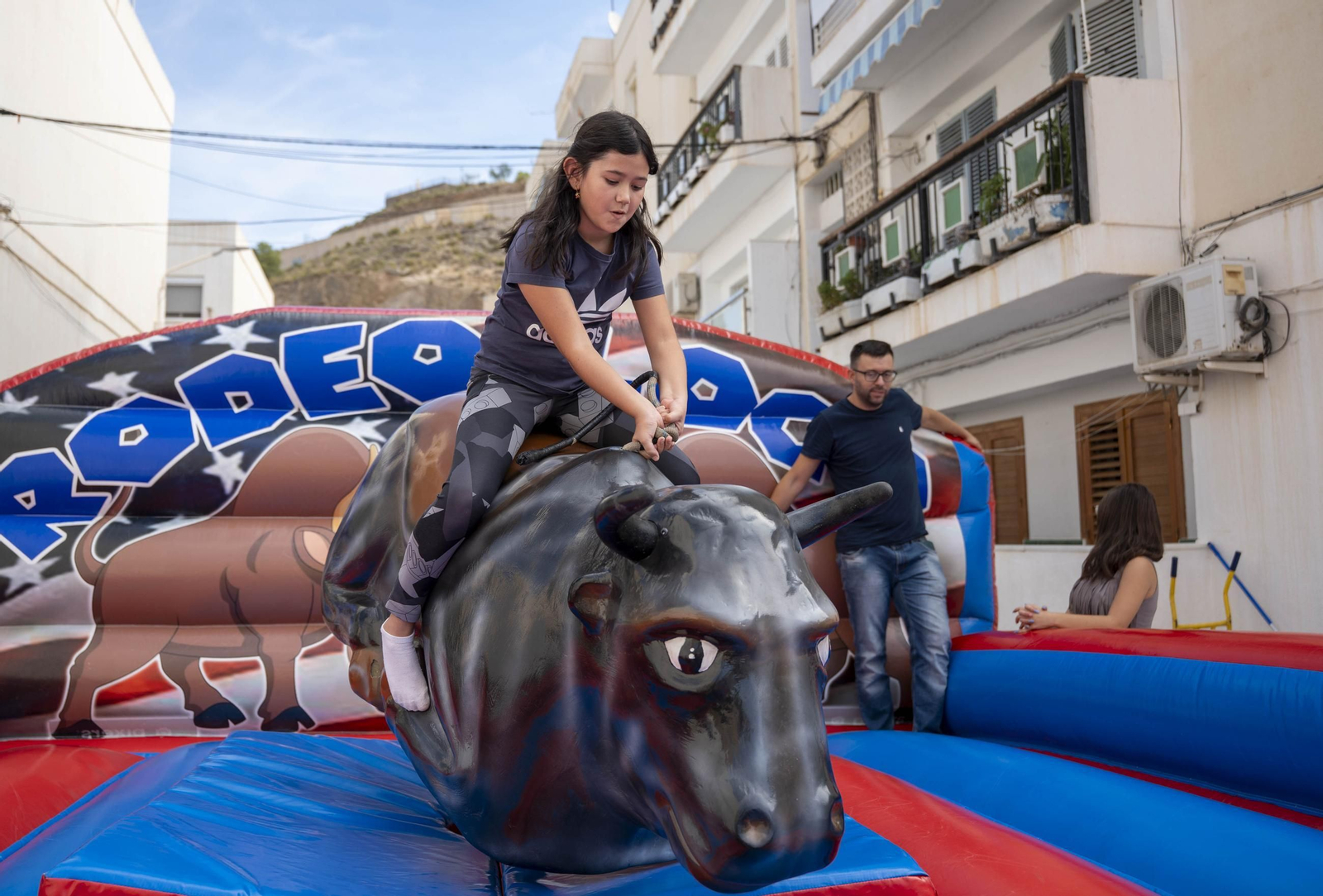 Las imágenes del taller de toros para niños y toro mecánico en Macael