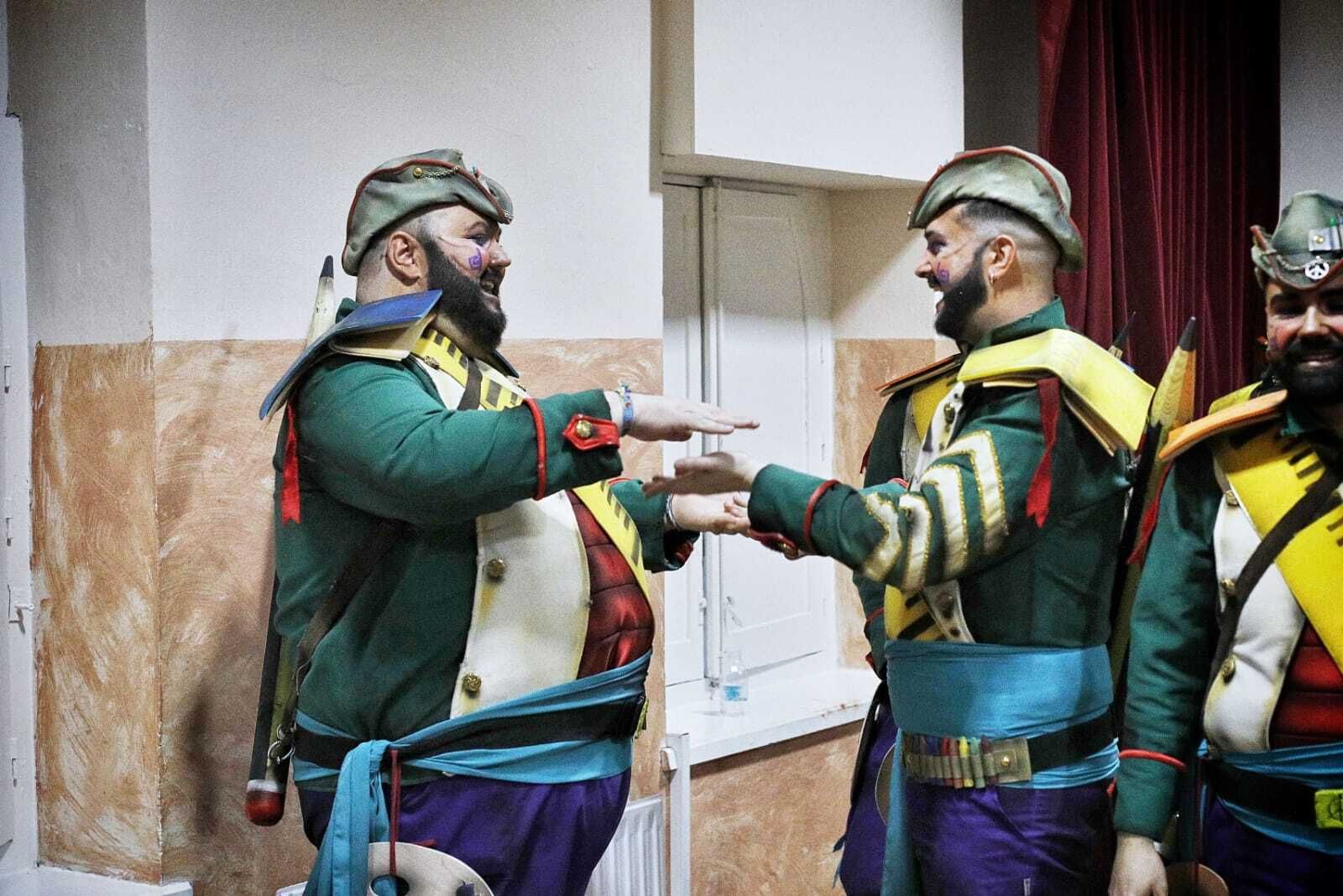 La comparsa 'Ahora o nunca' en camerinos.