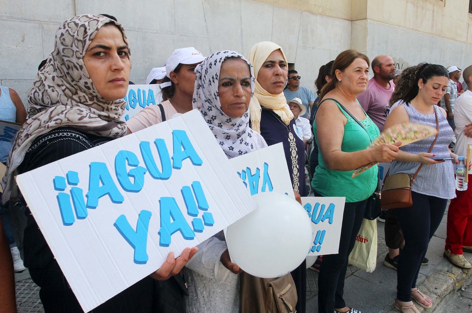 Imágenes de la manifestación para pedir agua y tierra para los regadíos del Condado.