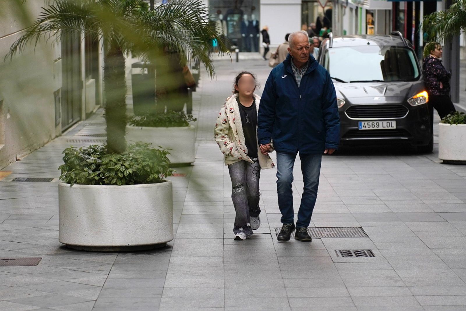Búscate en las fotos del ambiente en el centro de Algeciras antes de la Nochevieja