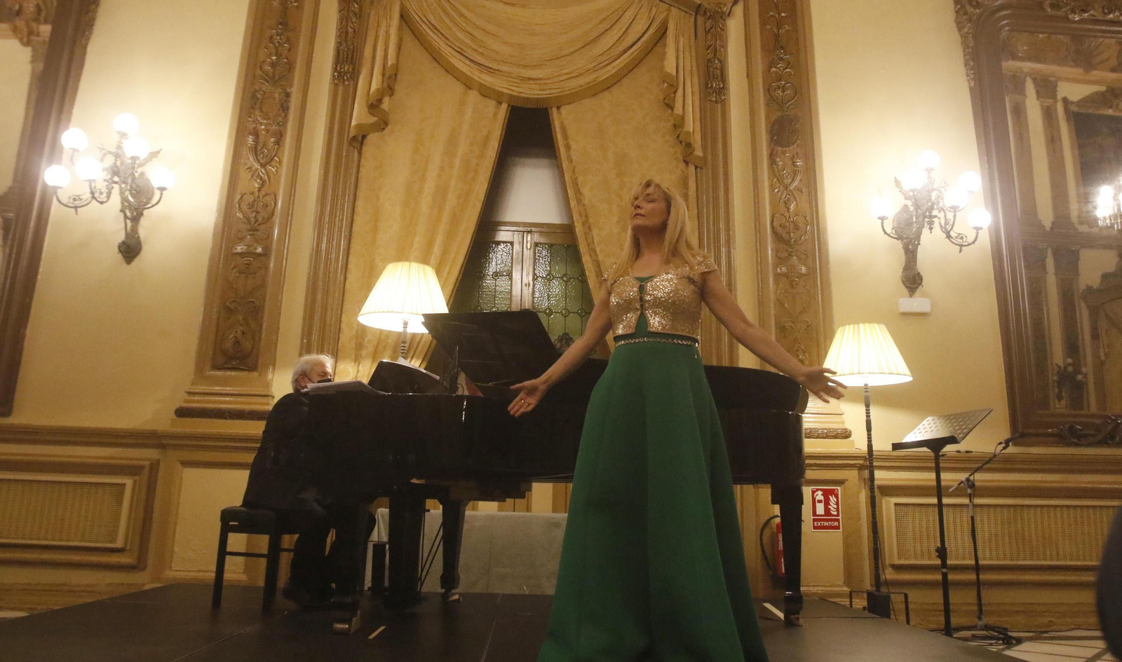 La gala lírica a beneficio de la Real Academia de Córdoba celebrada en el Círculo, en fotografías