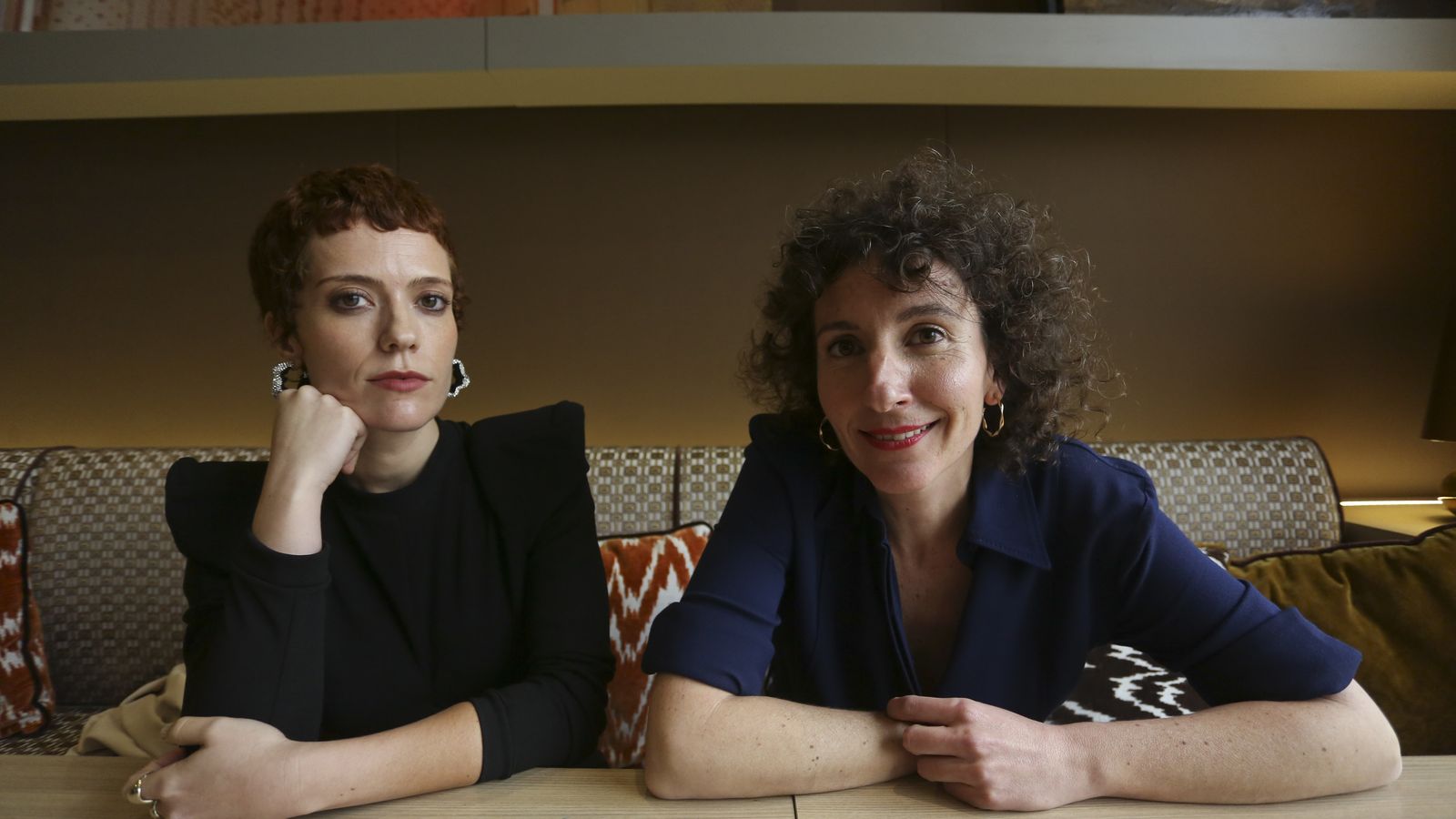 Itaso Arana y Nely Reguera, actriz y directora de La Voluntaria respectivamente.