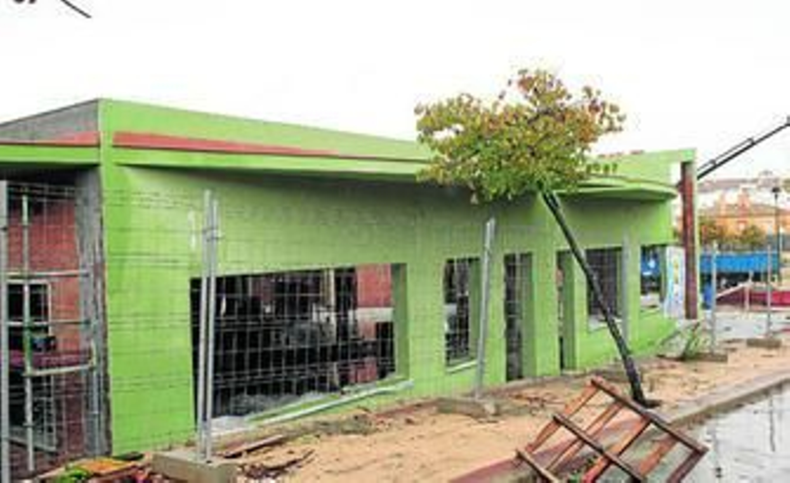 Imagen de la estructura del centro cívico de San Bernabé hace dos semanas.