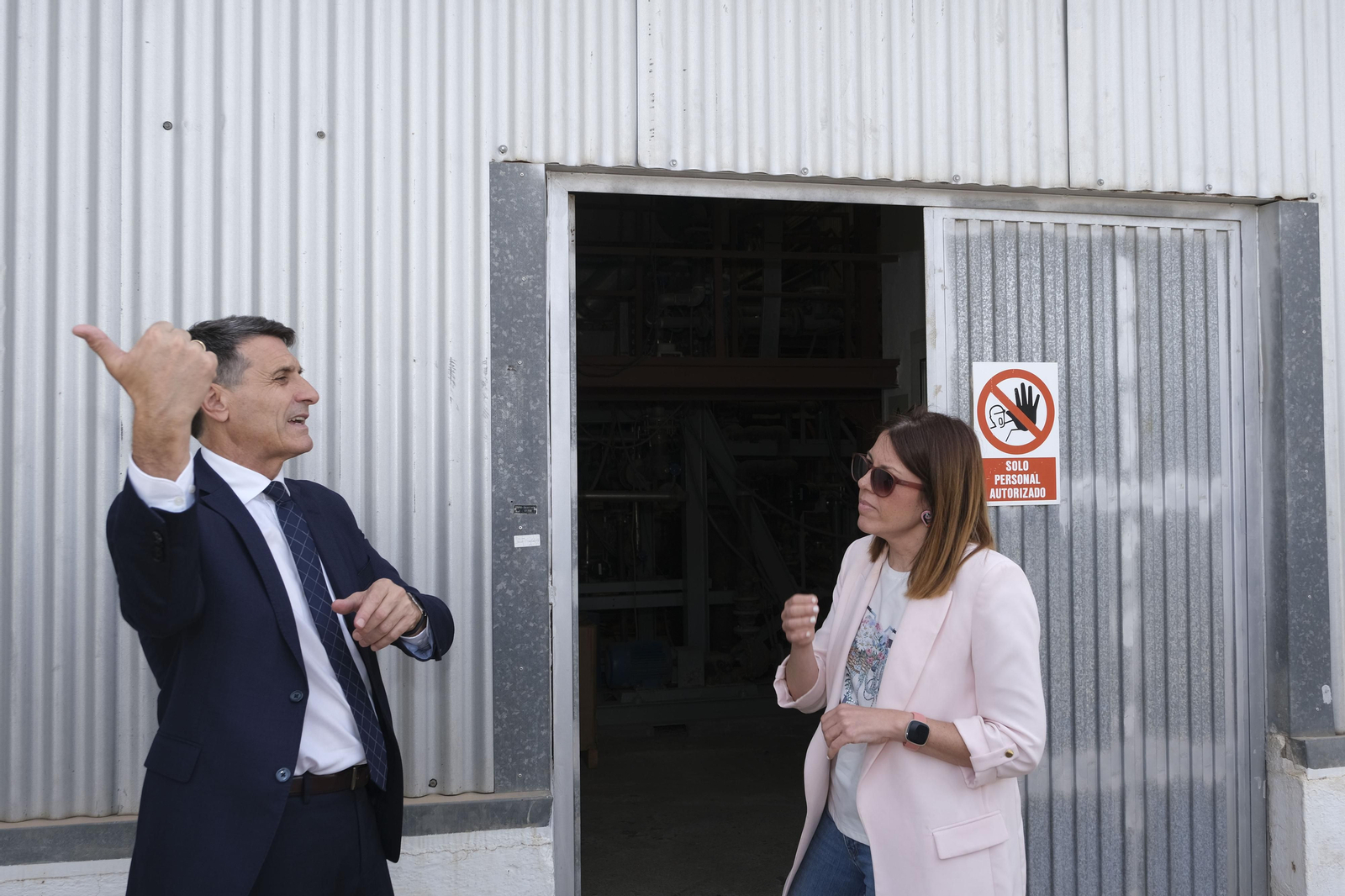 Imágenes de la visita a la Planta Solar de Almería, en Tabernas
