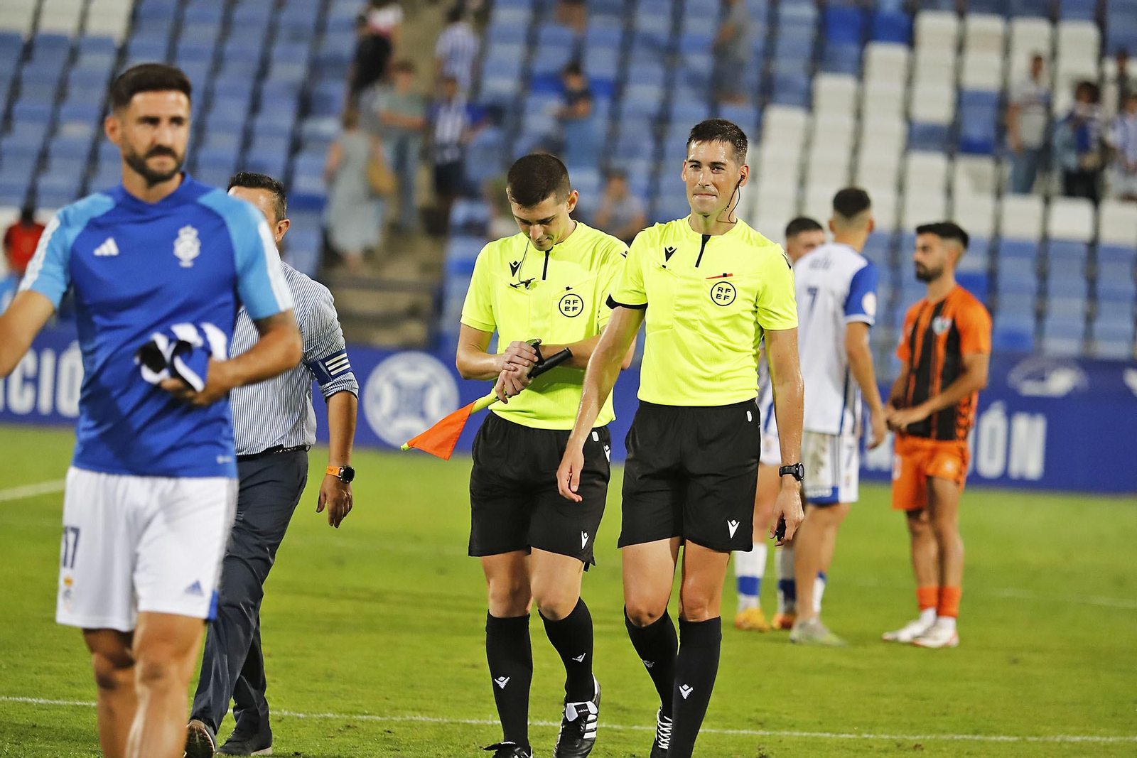 Imágenes del encuentro entre el Recreativo de Huelva y el Antequera CF