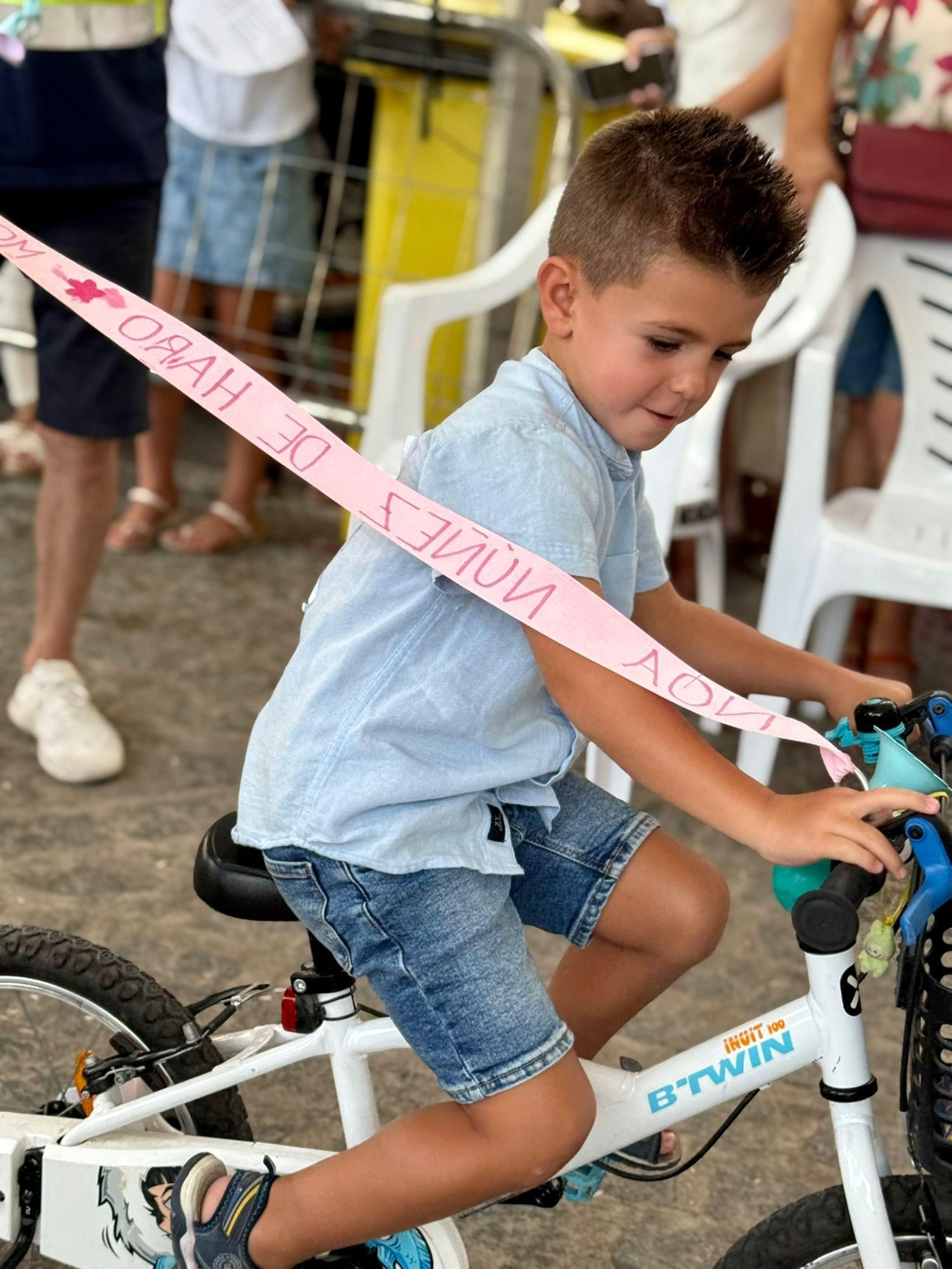 Las mejores imágenes de la Feria del Mediodía y la carrera de cintas infantiles de Mojácar
