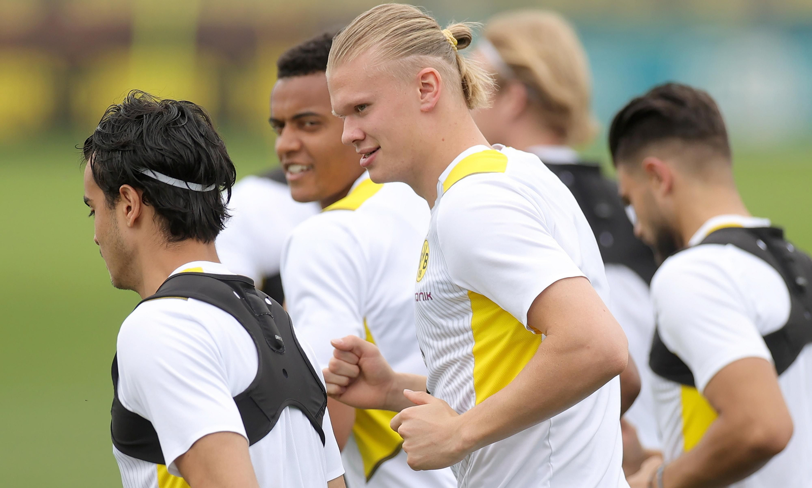 Haaland entrena con sus todavía compañeros del Dortmund.