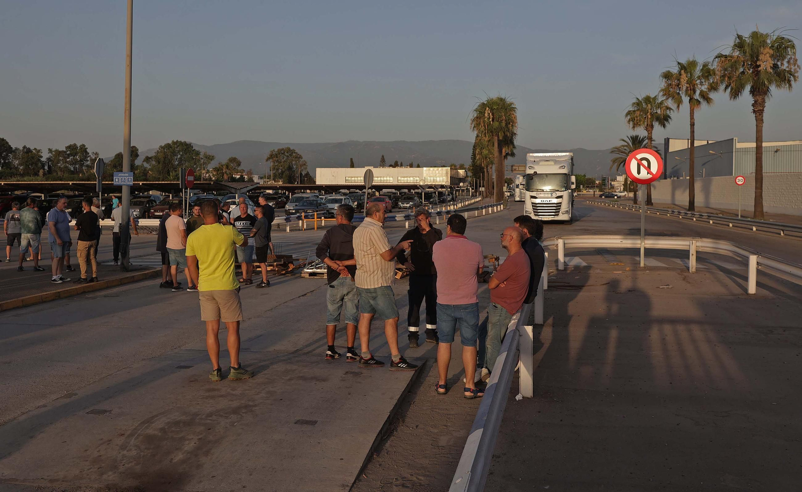 Fotos de la jornada del viernes de la huelga del metal en el Campo de Gibraltar
