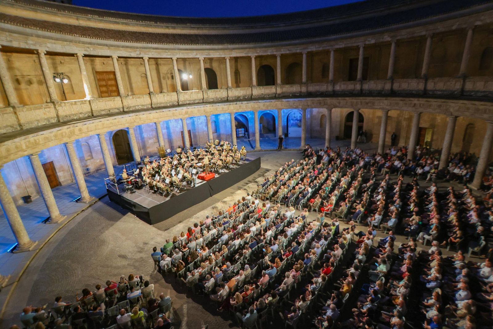 Las mejores imágenes del concierto del Madoc en el Palacio de Carlos V en Granada