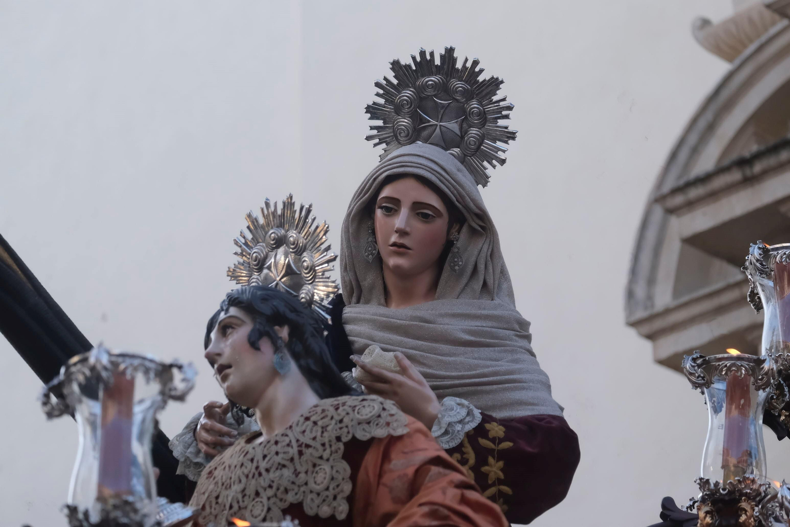 Martes Santo en Córdoba: la procesión de la Santa Faz, en imágenes