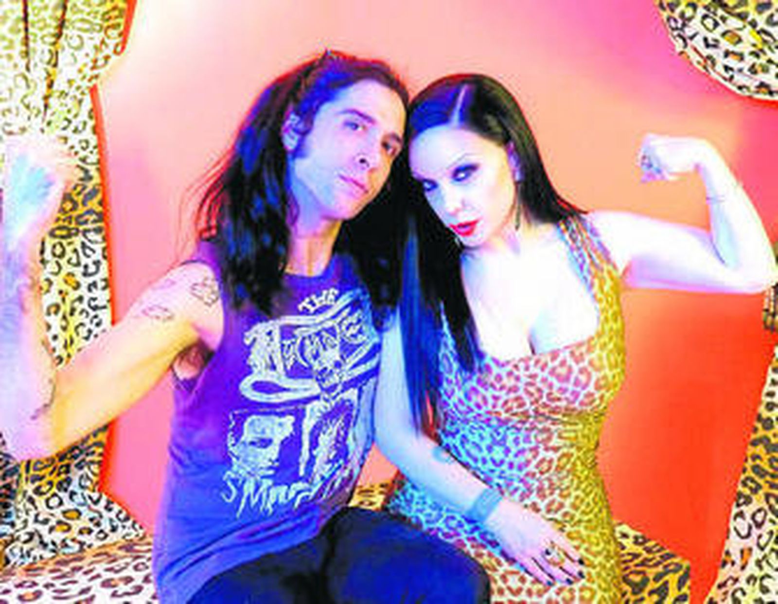 Alaska y Mario Vaquerizo, en una imagen promocional de la serie