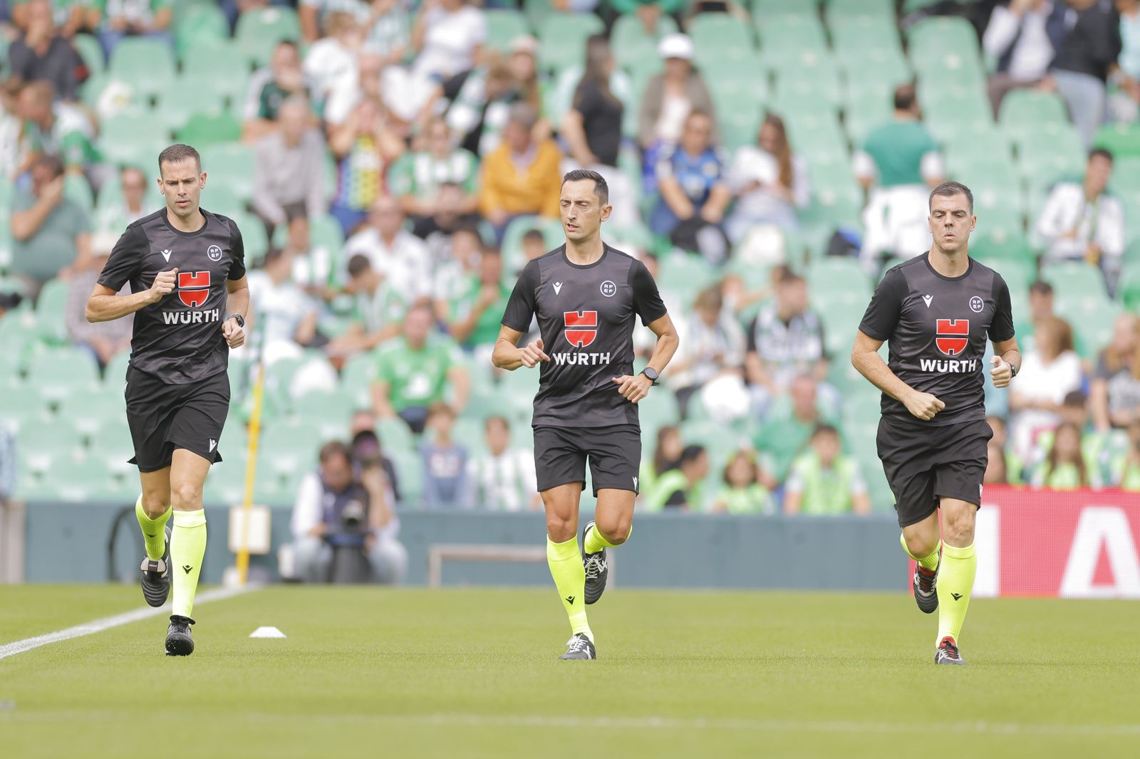 Búscate en las fotos del Betis-Osasuna