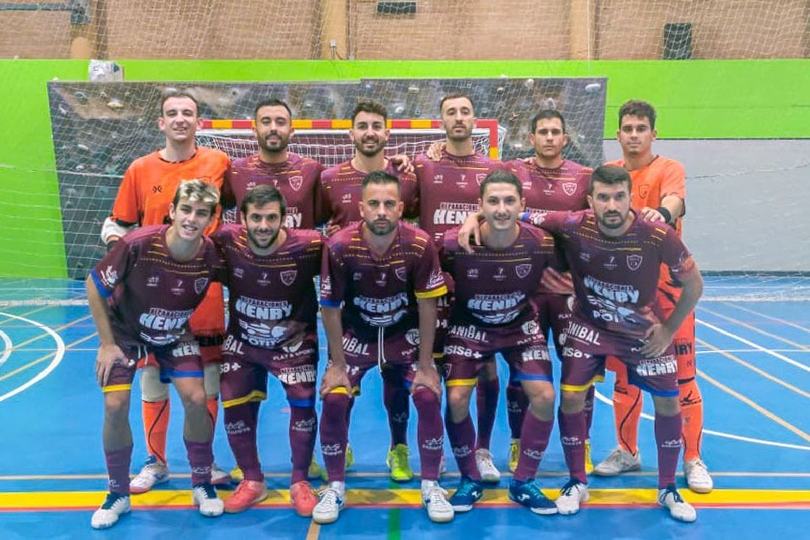 Formación del Cádiz CF Virgili en tierras malagueñas.