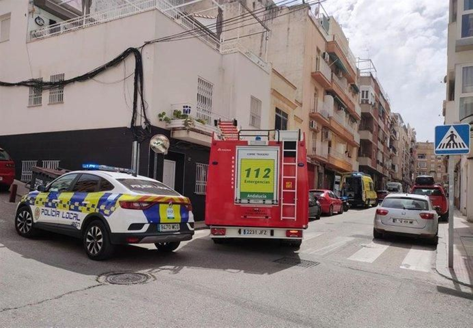 Policía Local y 112 atienden un accidente laboral en Jaén el pasado abril.
