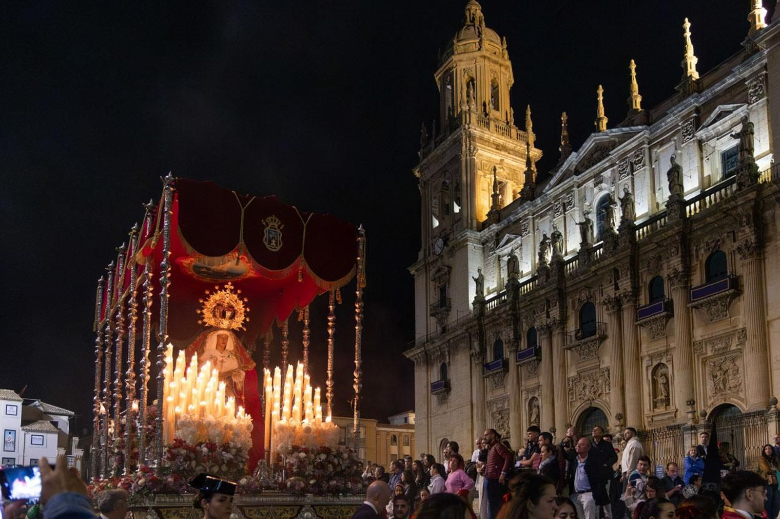 Los jiennenses arropan a las tres cofradías de la tarde en un Domingo de Ramos más caluroso de lo esperado (II)