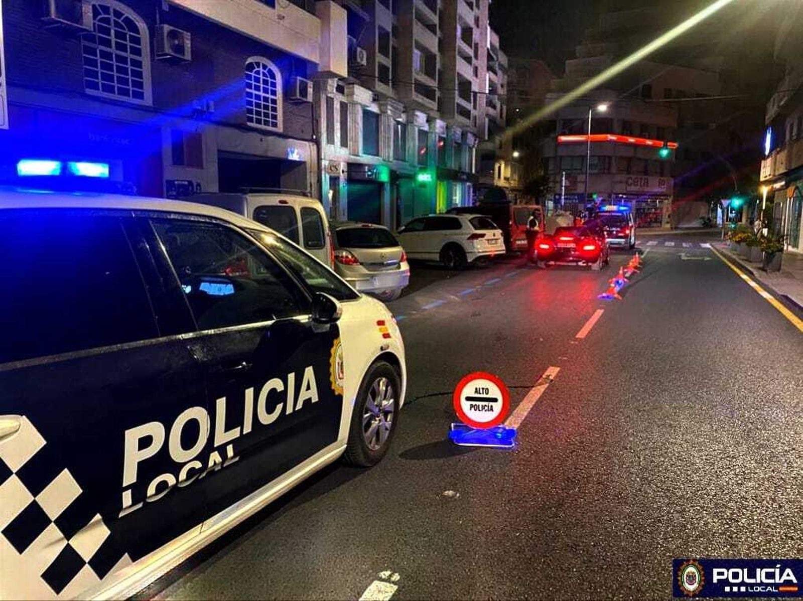 Más de una treintena de denuncias por botellón en un día en Playa Granada