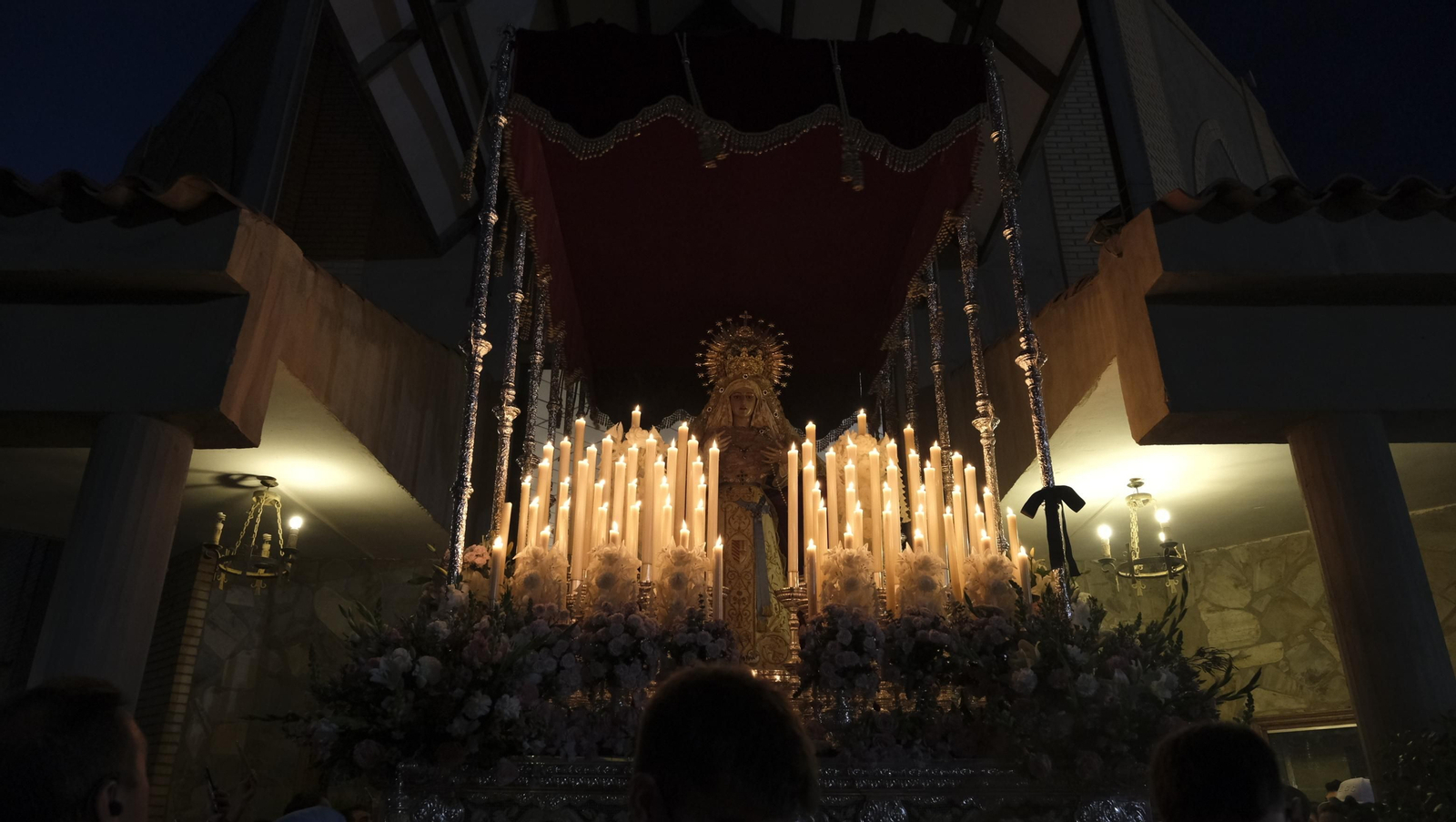 Fotogalería de la procesión de Unidad por el Barrio de Piedras Redondas. Almería