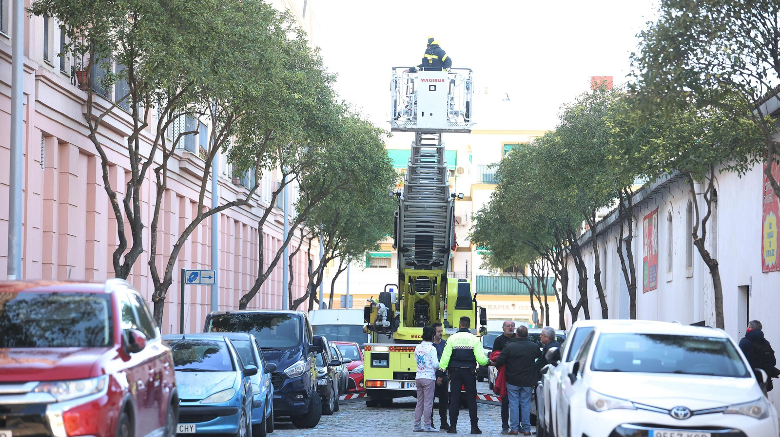 Grave incendio en un ático en Jerez