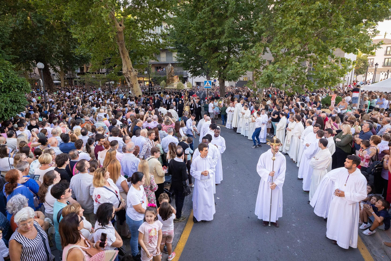 Fotos: así ha sido la procesión de la Virgen de las Angustias de Granada