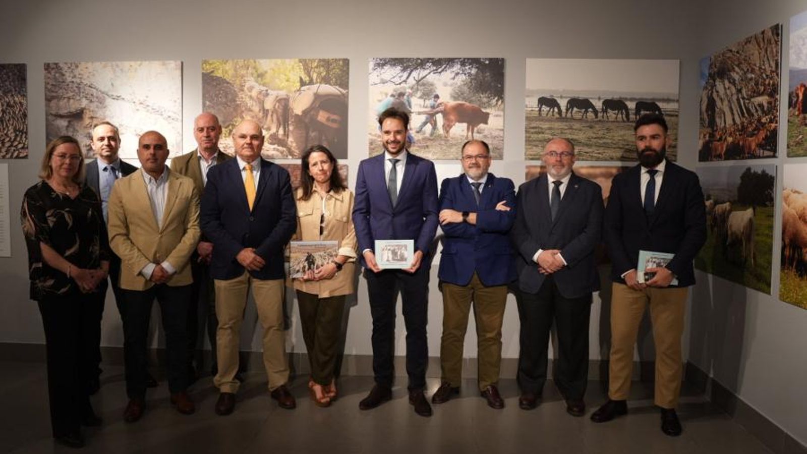 Foto de familia del evento. Foto de familia del evento.