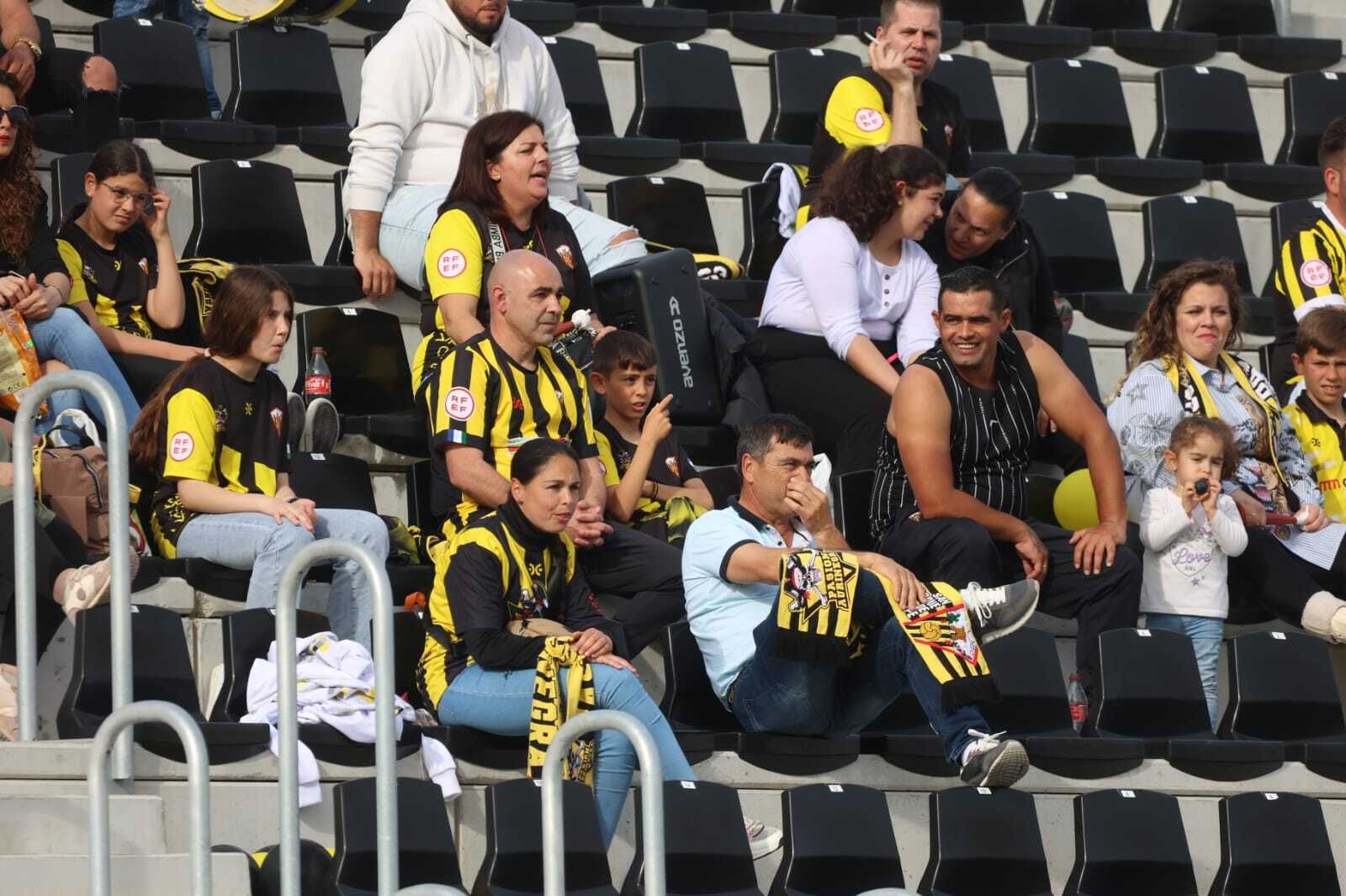 El Balompédica Linense-San Roque de Lepe, en imágenes
