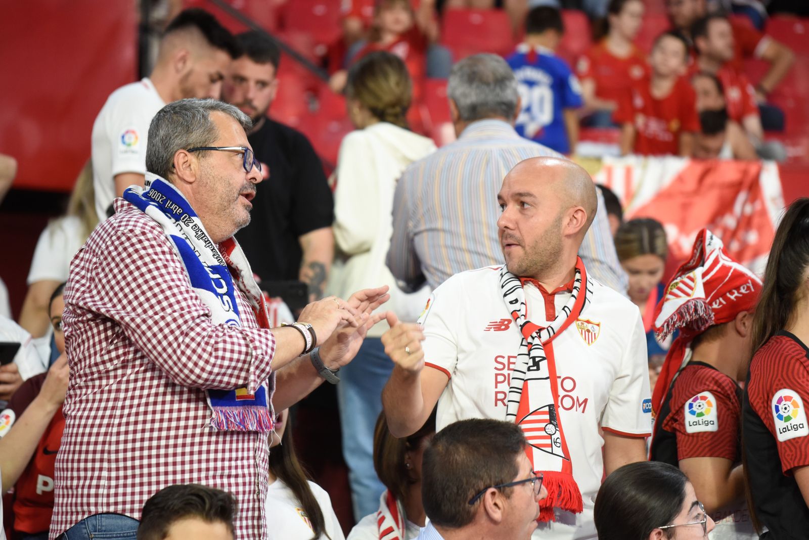 Búscate en la celebración del Sevilla, en el Sánchez-Pizjuán