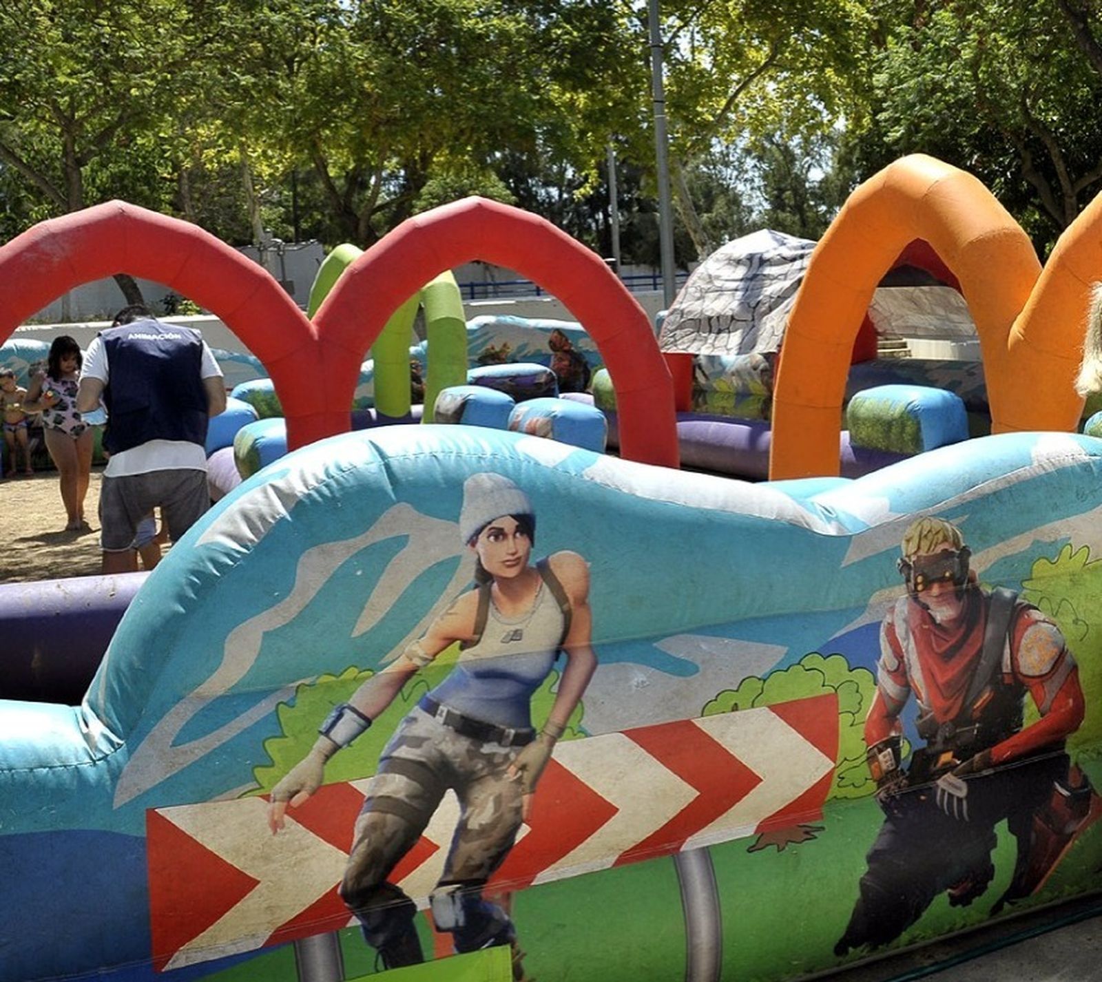 Hinchable instalado el pasado año en Los Albarizones, dentro de la programación lúdica de verano.