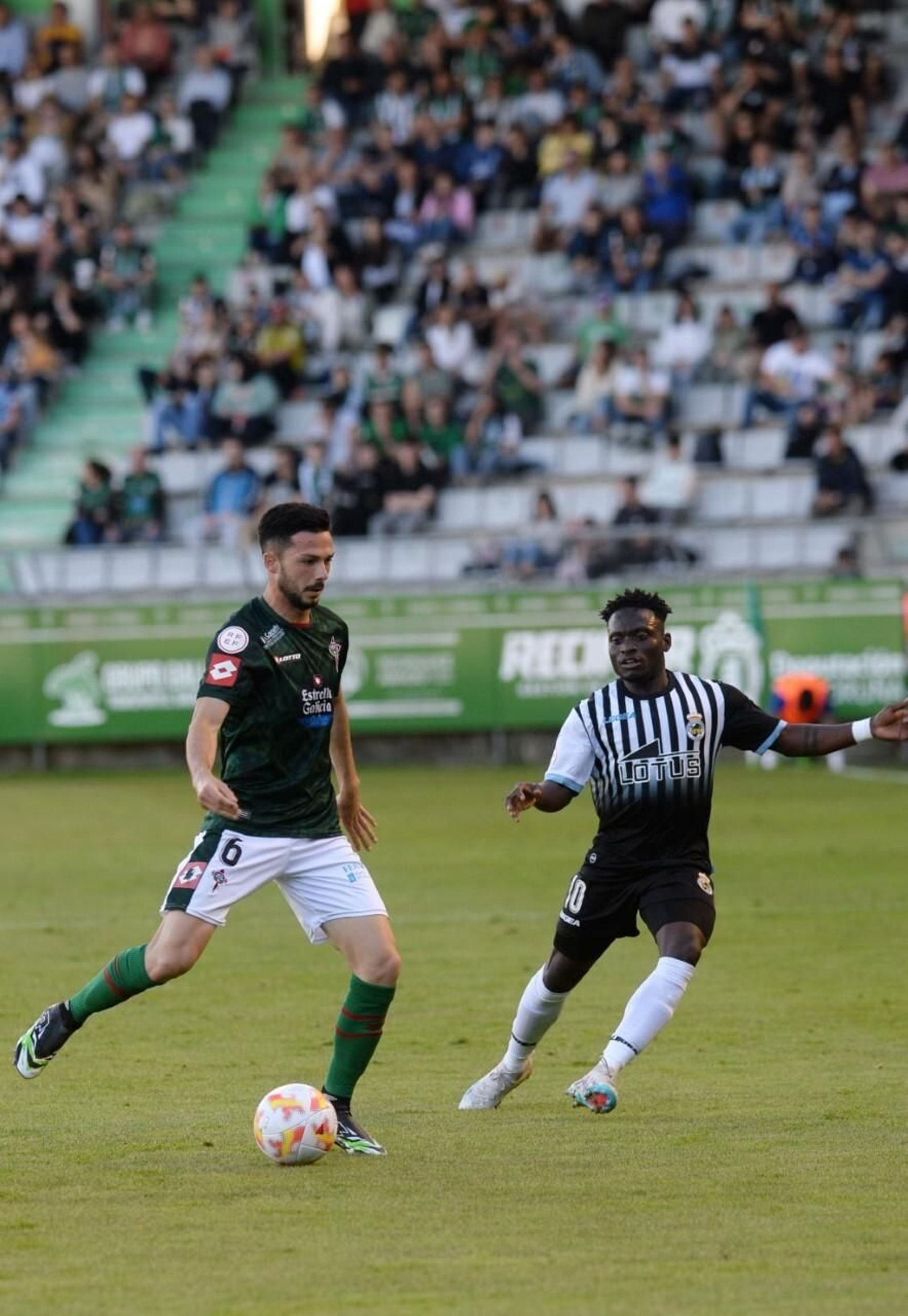 Las fotos del Rácing de Ferrol - Real Balompédica (1-0)