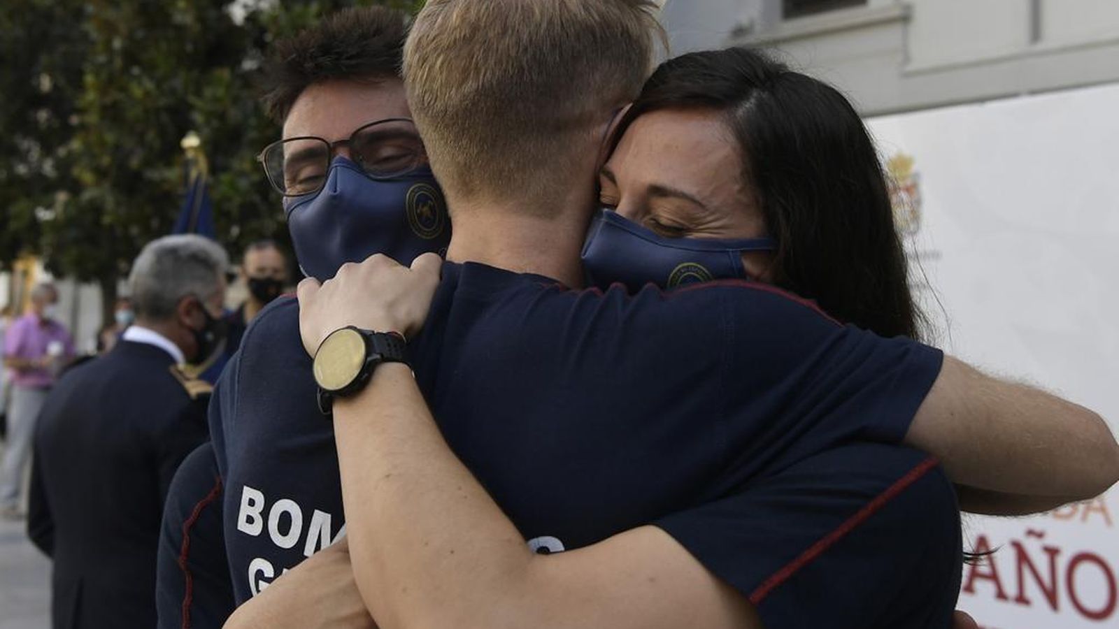 Una mujer bombera entra en el cuerpo en esta promoción