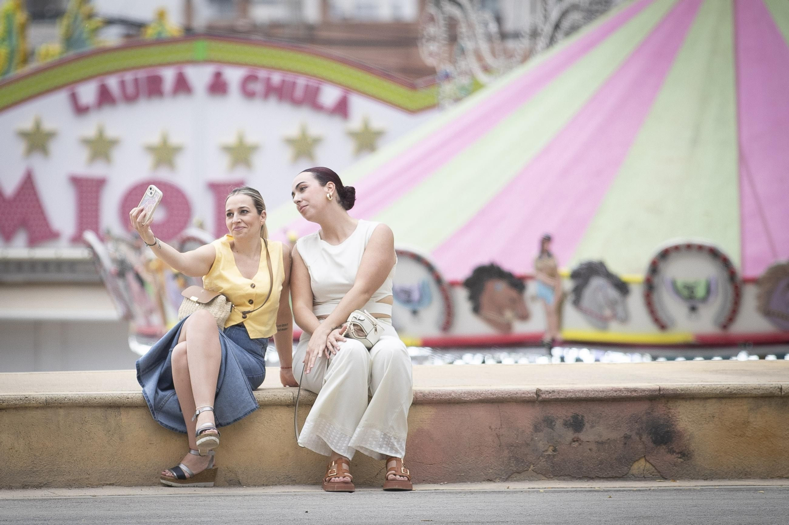 Granada vive su tercer día de Corpus entre comida, baile y columpios: las imágenes