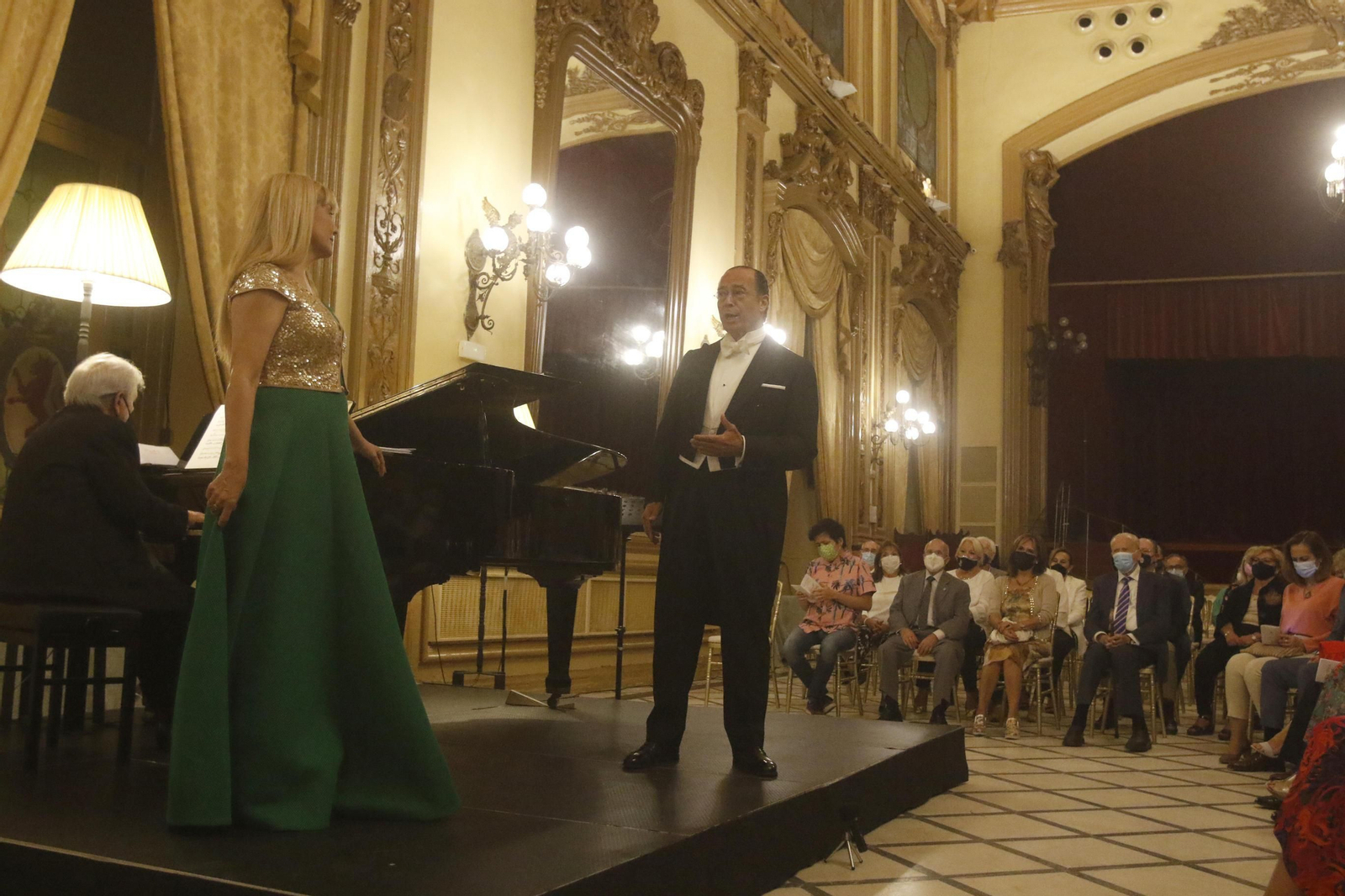 La gala lírica a beneficio de la Real Academia de Córdoba celebrada en el Círculo, en fotografías