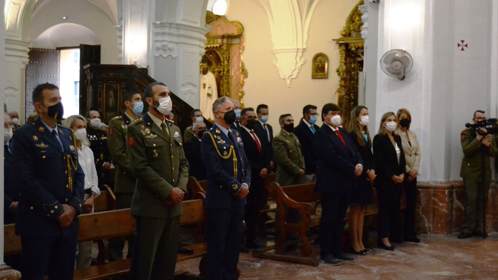 La Guardia Real durante la misa en la Catedral de Huelva