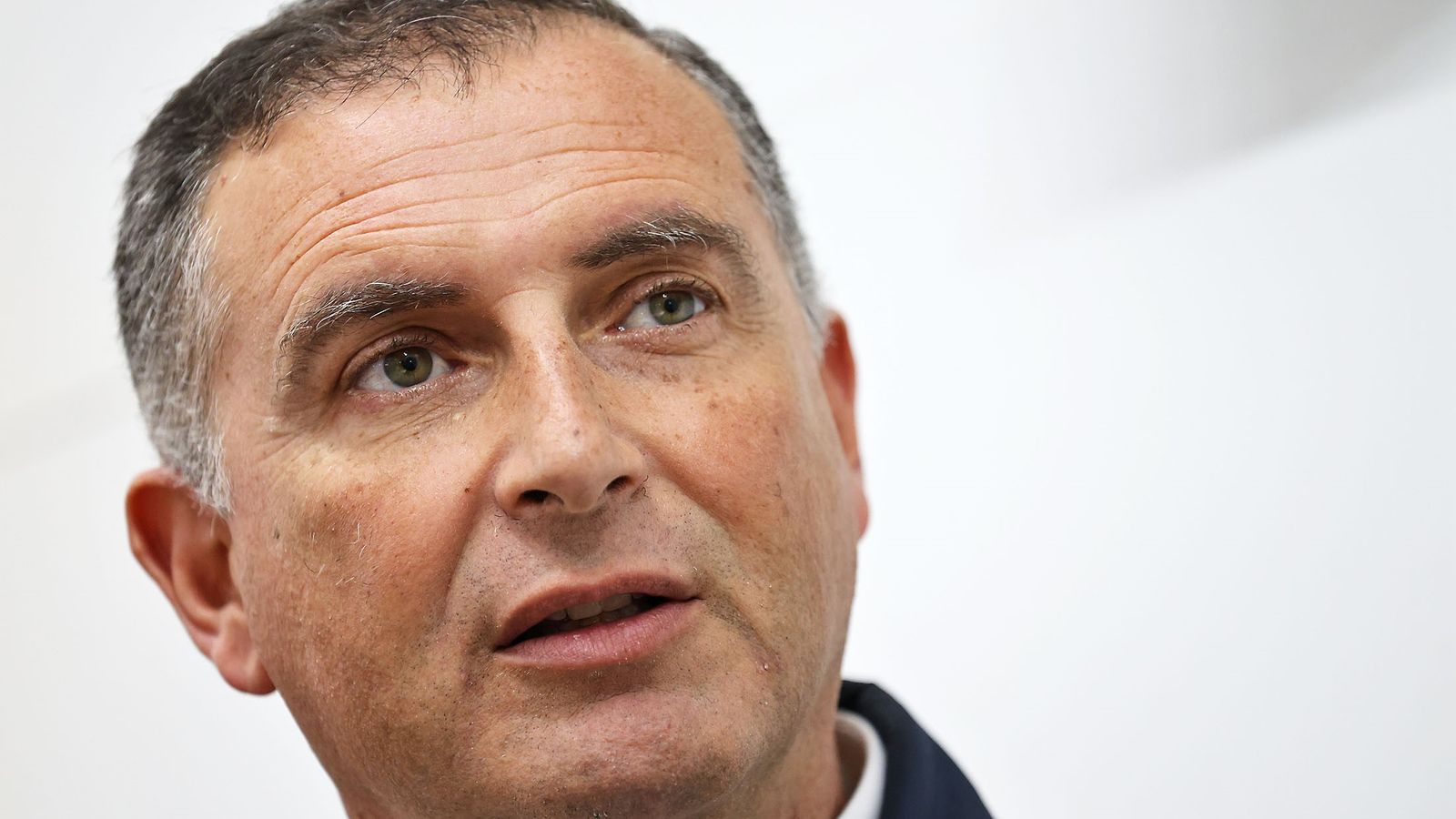 Gustavo Cuéllar, durante la entrevista a Huelva Información.