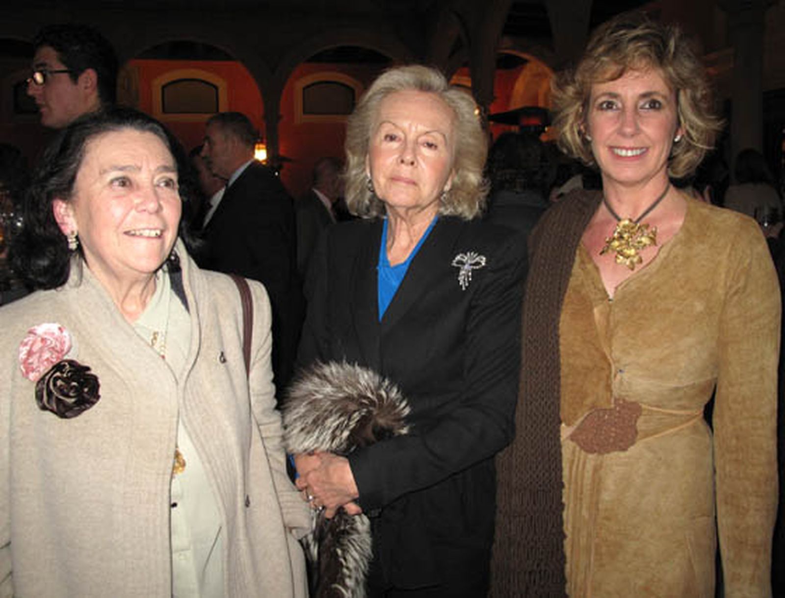 María Pepa de la Serna, presidenta de Nuevo Futuro, María de Bonilla y Rocío Porres.

Foto: Victoria Ramirez