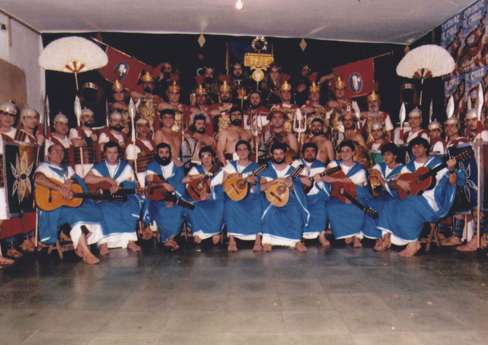 'Quo Cadix', coro de Longobardo y Bablé. Salvador Longobardo, Eduardo Bablé y Kiko Zamora lograron el primer premio de coros en el Carnaval de 1988.