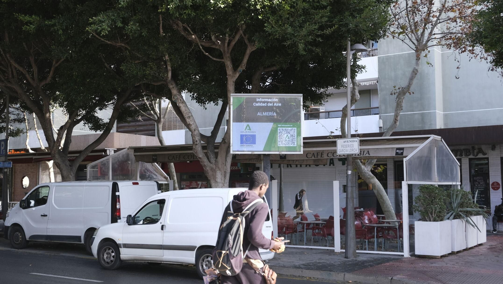 Pantallas informativas sobre la calidad del aire en Almería capital.