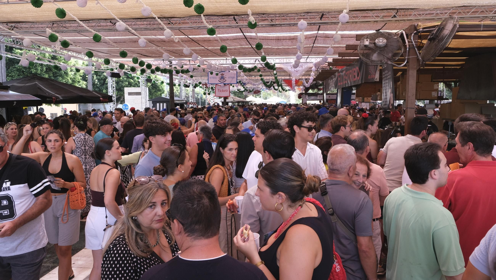 Las mejores imágenes de la feria del mediodía 2025 en Almería