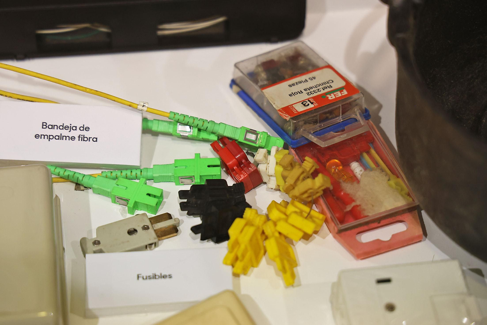 Imágenes de la inauguración de la exposición 'La Telefonía en Huelva'