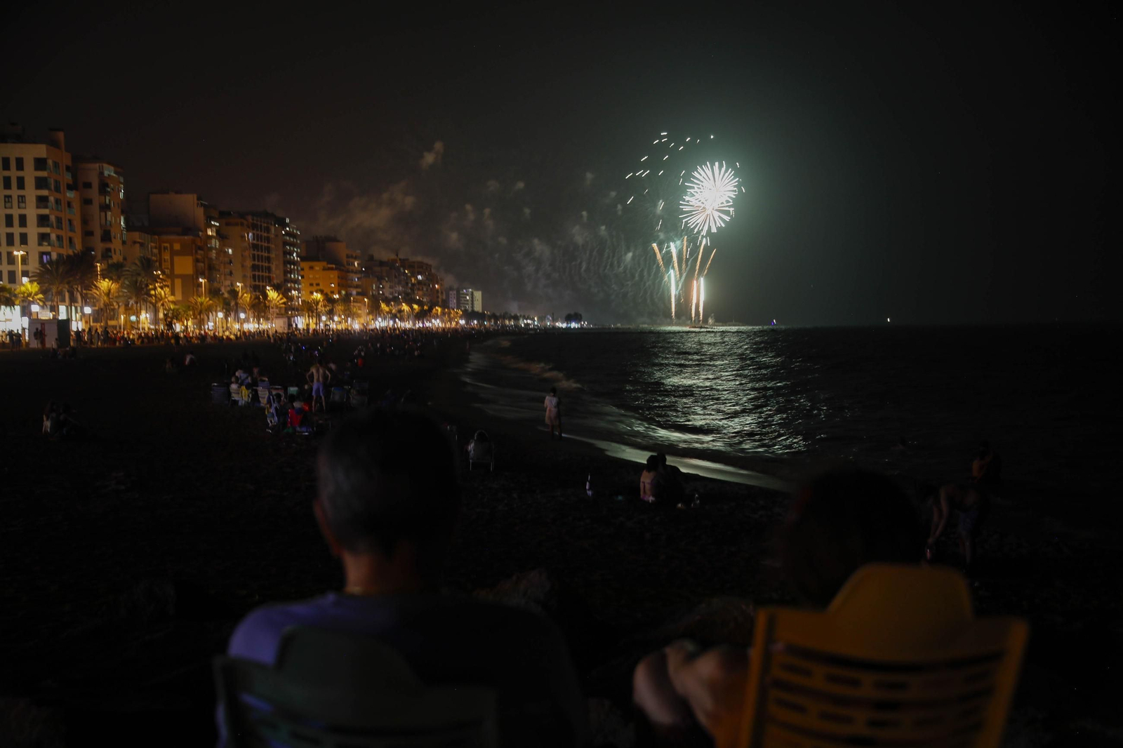 Las mejores imágenes de los fuegos artificiales de la feria de Almeria