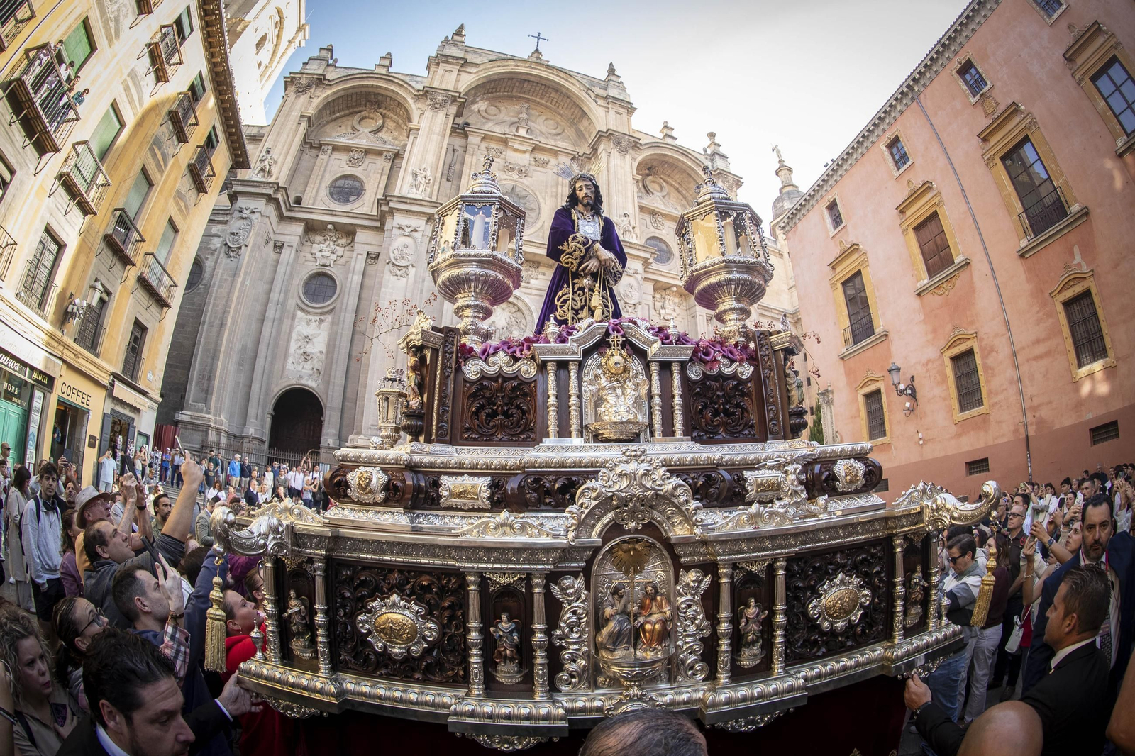 Solemne Procesión Extraordinaria de Alabanza de Nuestro Padre Jesús del Rescate de Granada, Octubre 2025.jpg