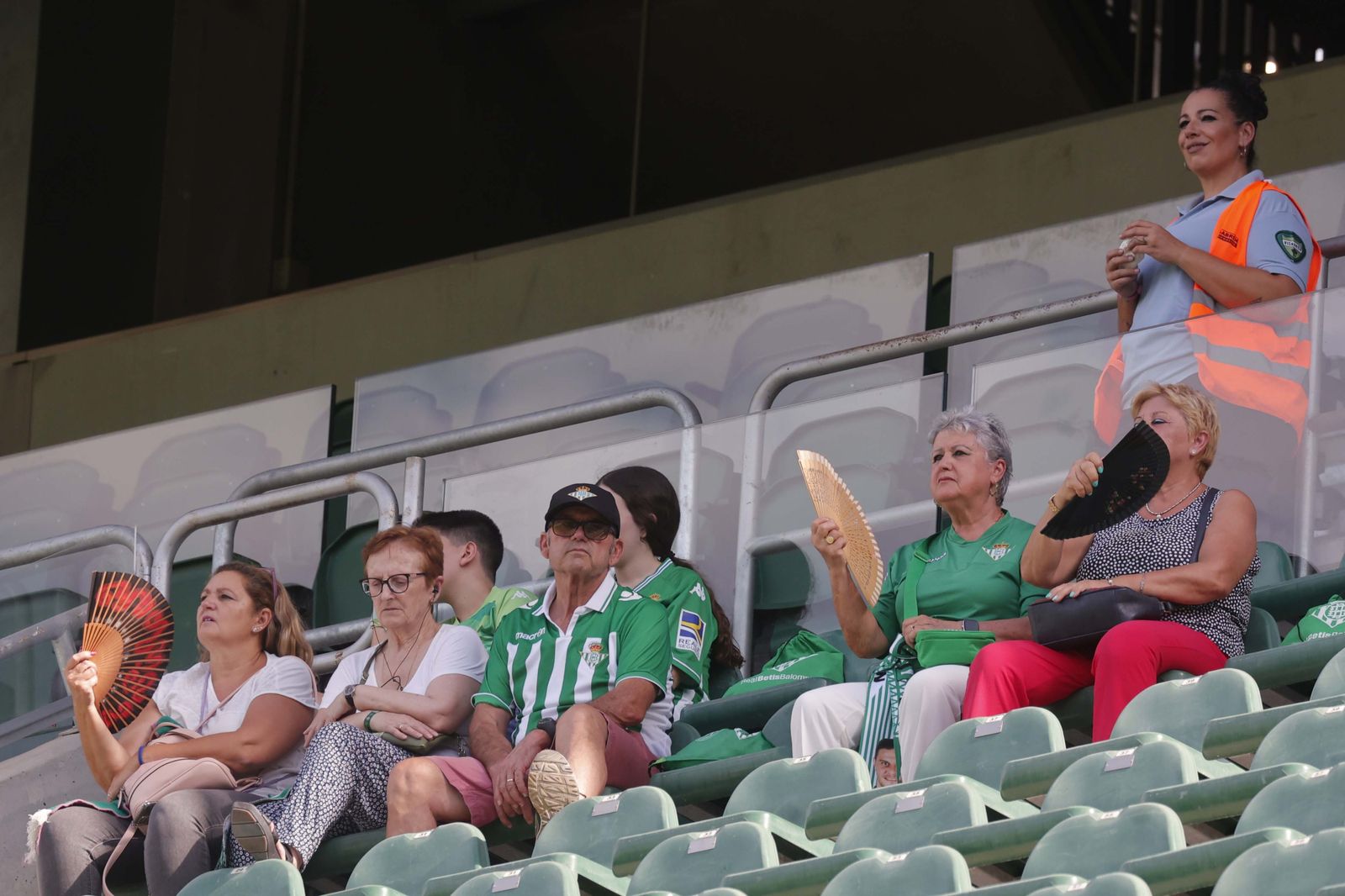 Búscate en las gradas del Villamarín