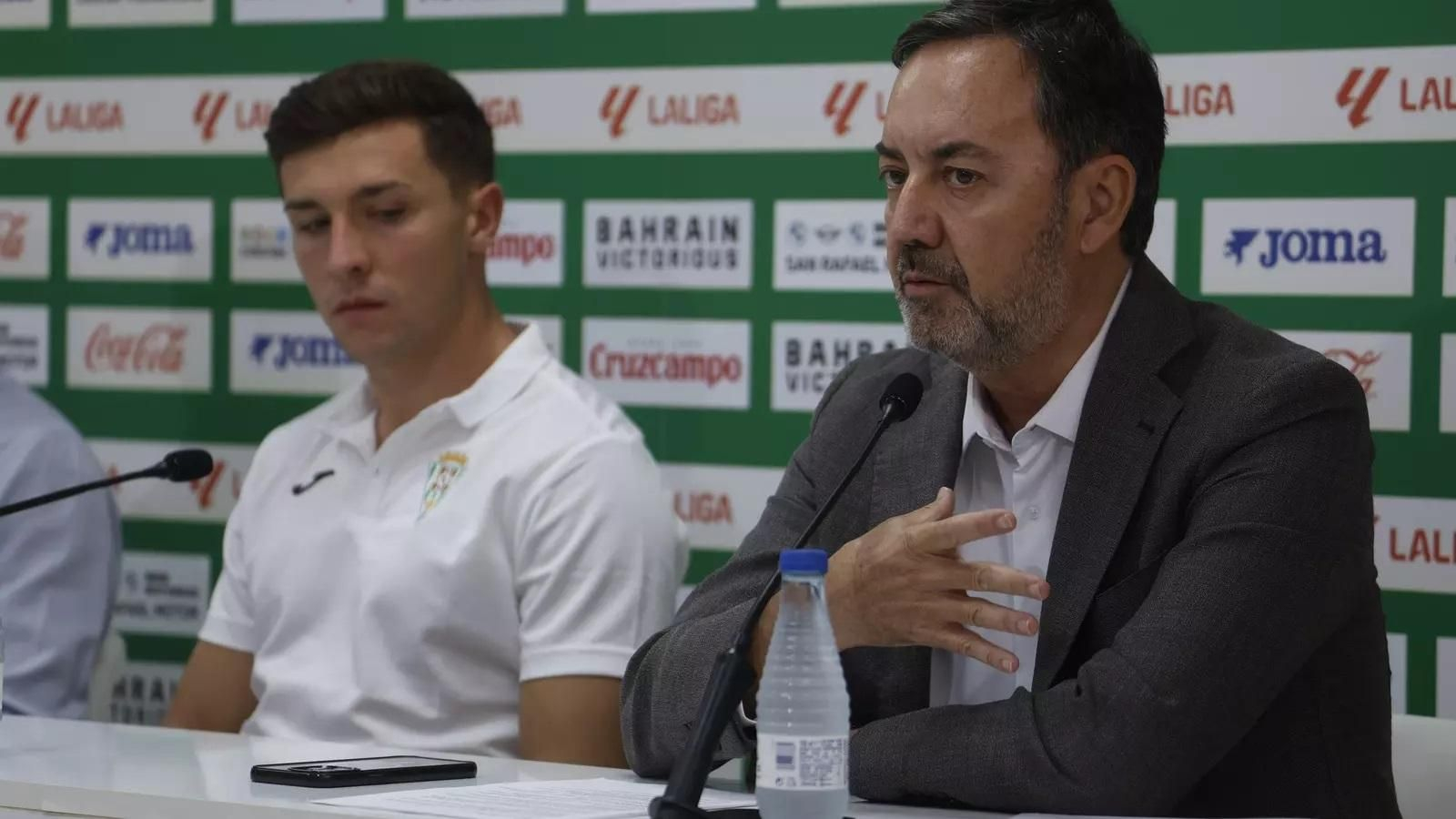 Antonio Fernández Monterrubio, el CEO del Córdoba CF, en la presentación de Alberto del Moral.