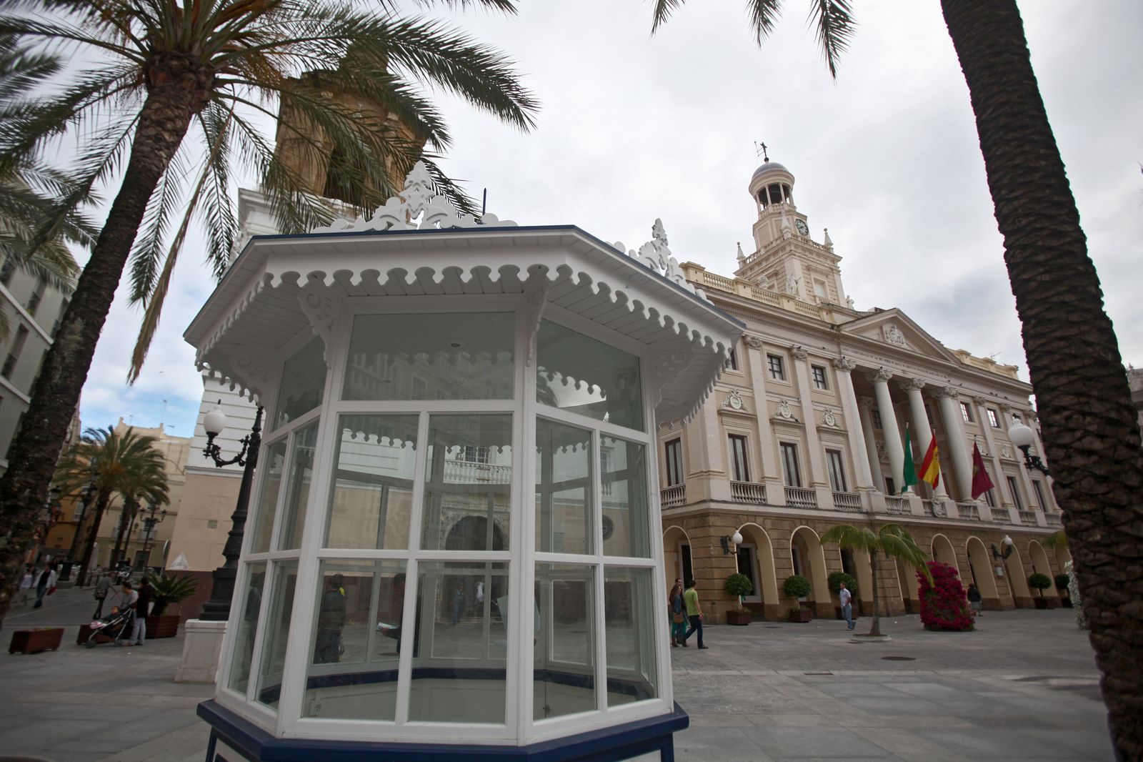 Imagen de archivo de la fachada del Ayuntamiento de Cádiz.