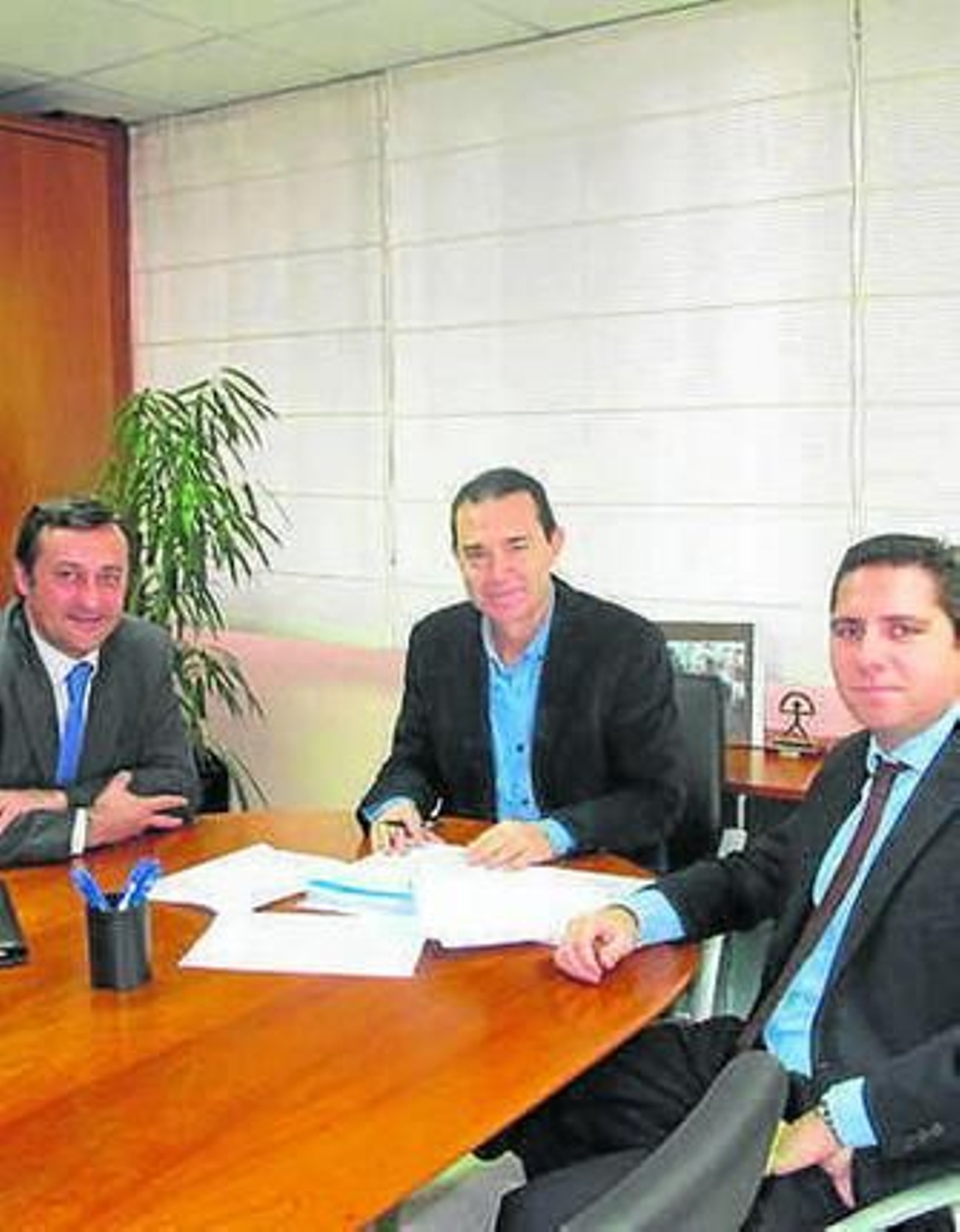 Reunión en la sede de Economía.