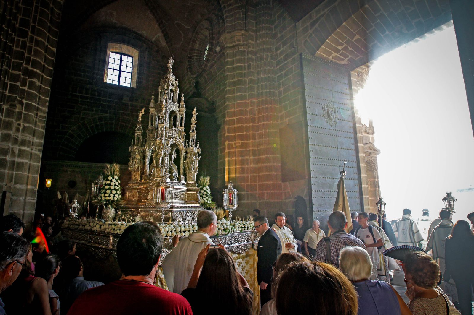 Salida de la Catedral de Jerez de la procesión del Corpus Christi el pasado año.