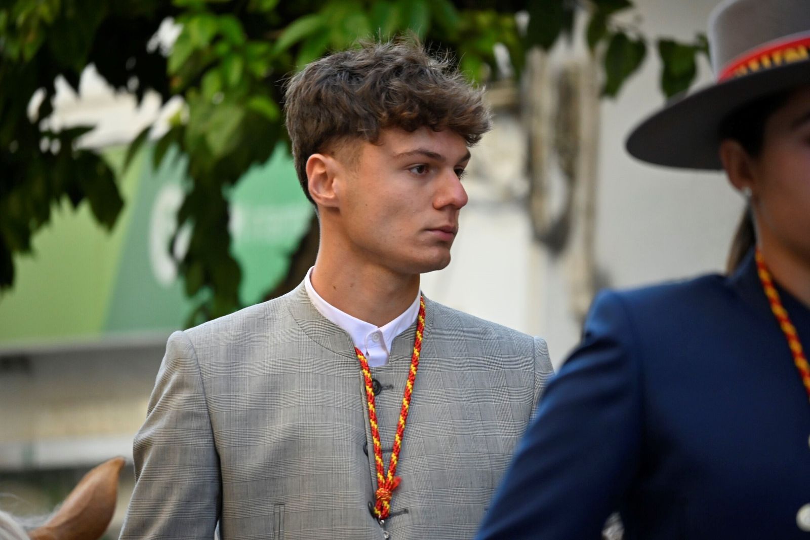 Imágenes de los peregrinos de la Hermandad de Emigrantes en su salida por las calles de Huelva