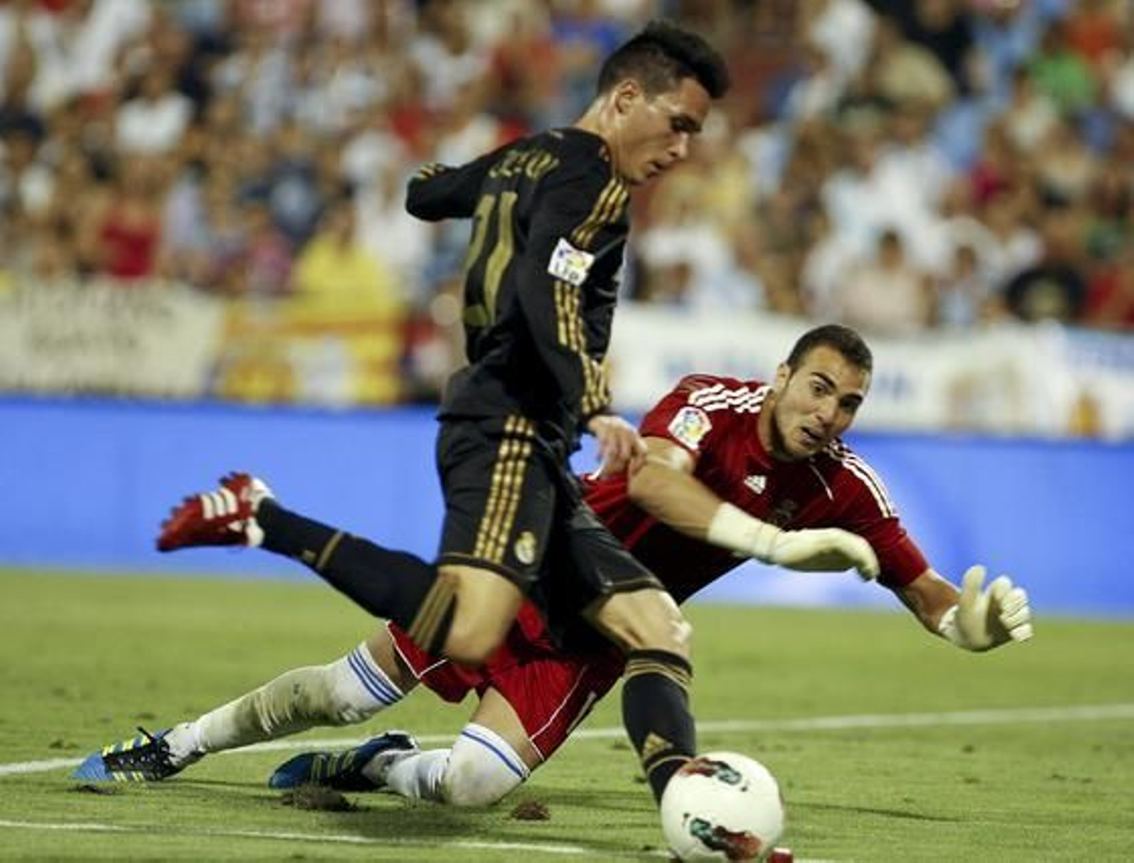 Los de Mourinho se estrenan con una cómoda y abultada victoria.

Foto: EFE