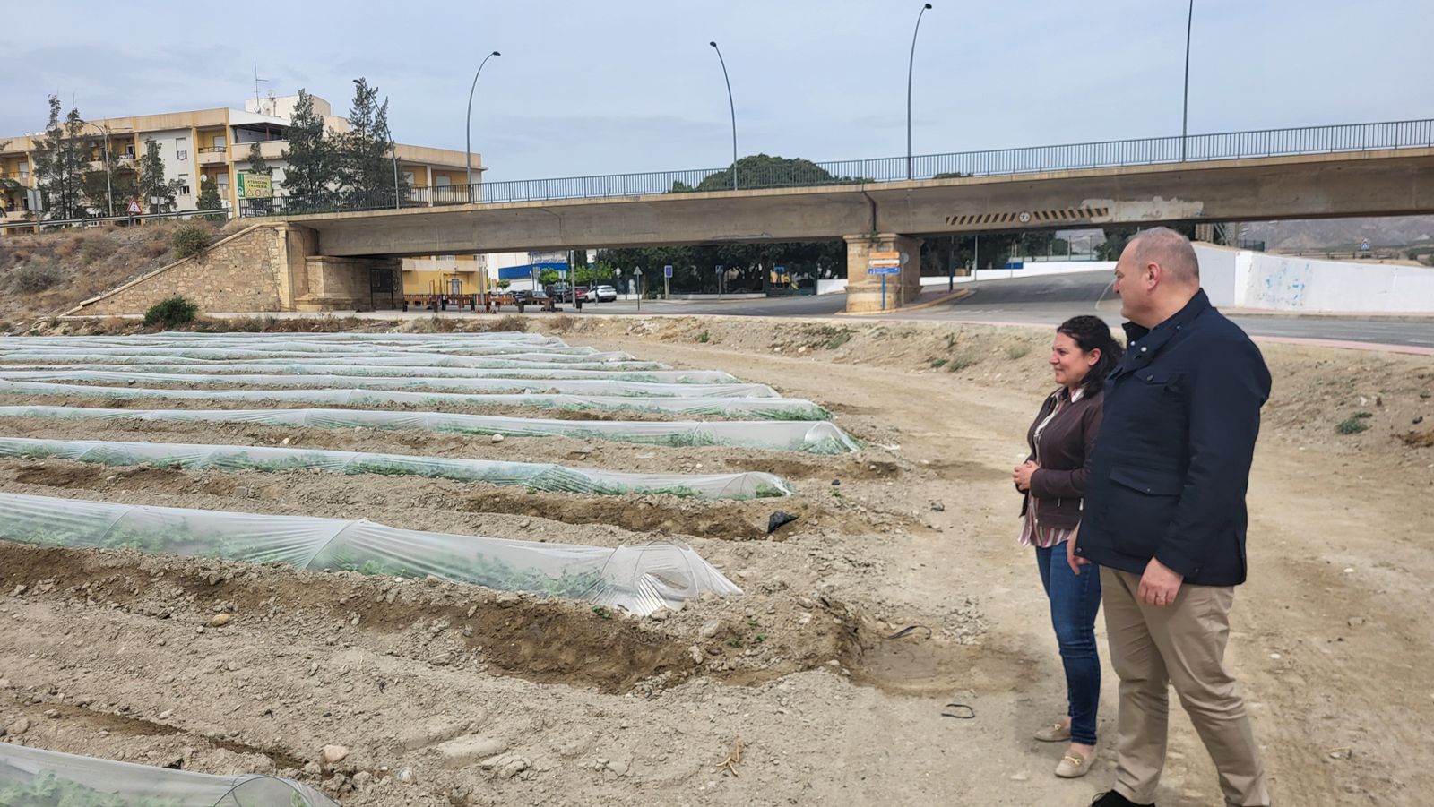 El alcalde ha visitado los terrenos donde se ubicará el nuevo instituto.