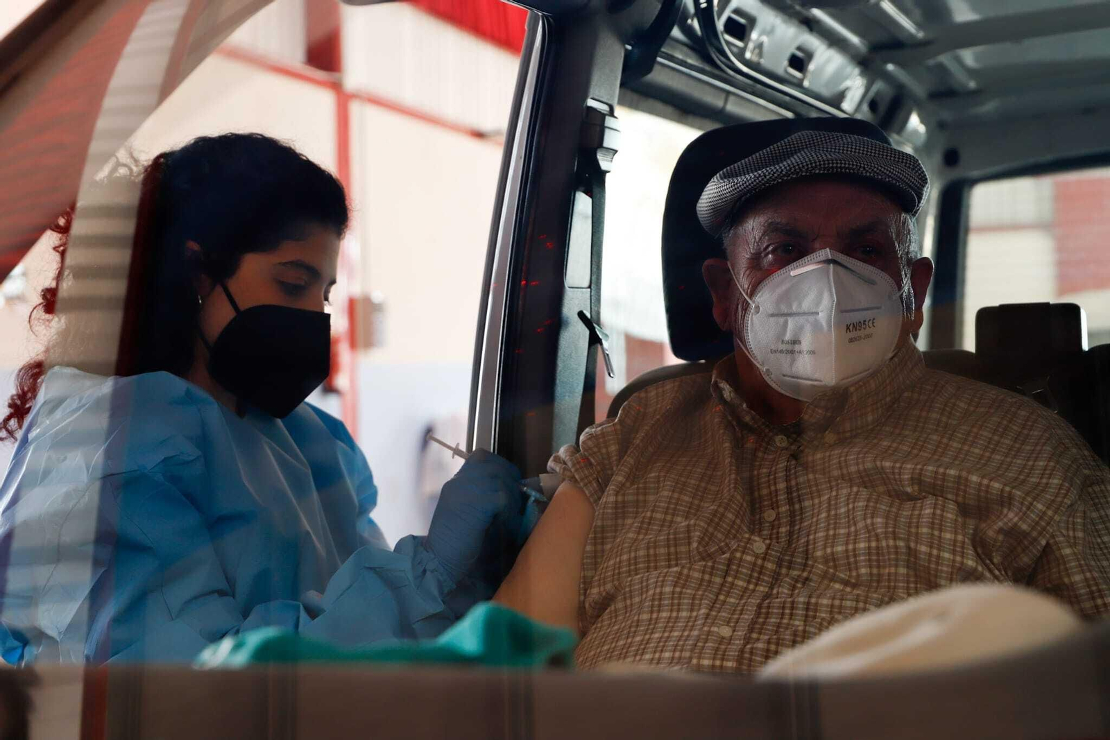 En Huétor Tájar se vacuna en el recinto ferial