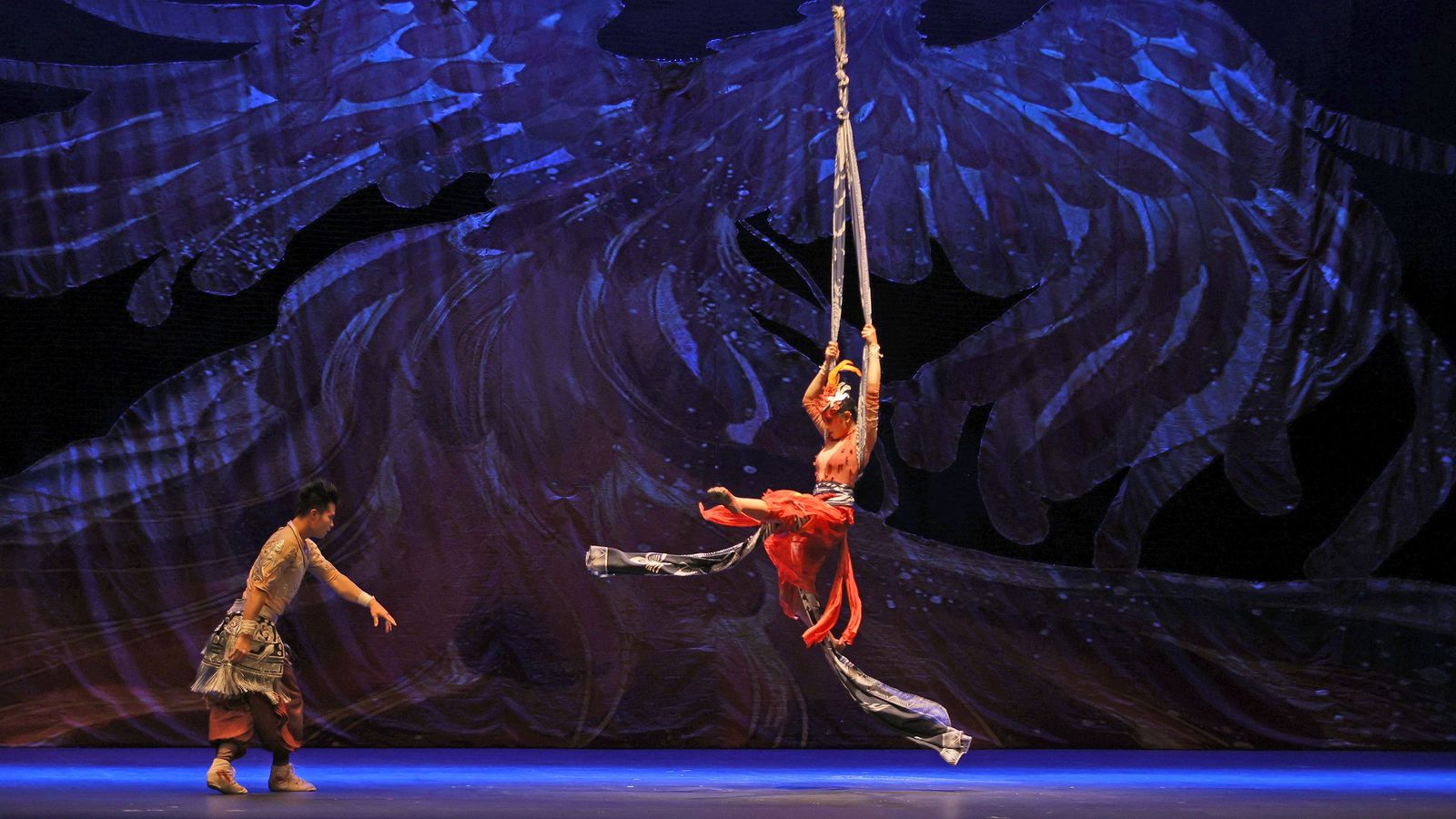 Imágenes del 'Gran Circo Acrobático de China' en el Teatro Villamarta